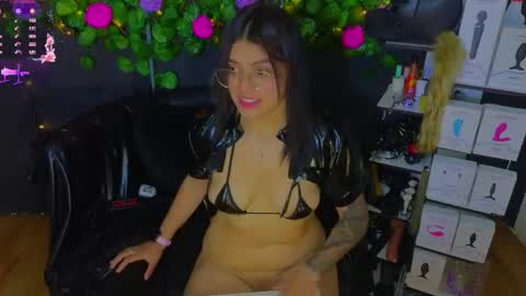 Snapshot of sweett_mollyy chatting on May 21, 2026, 11:34 pm Molly - INDEPENDENT MODEL online show from May 21, 2026, 11:34 pm