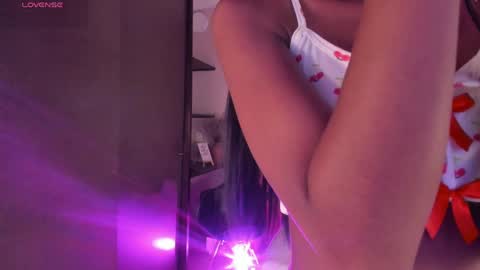 sweetviolet___ online show from June 1, 2026, 12:07 pm