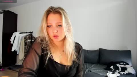 Snapshot of sweety_bettyyy chatting on June 17, 2026, 11:56 am Betty online show from June 17, 2026, 11:56 am