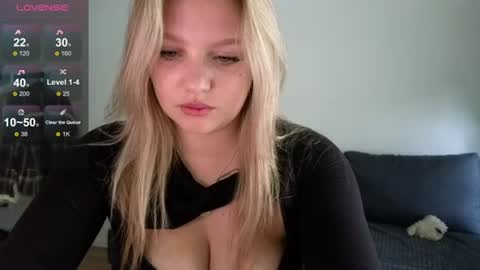 Snapshot of sweety_bettyyy chatting on June 25, 2026, 9:47 am Betty online show from June 25, 2026, 9:47 am