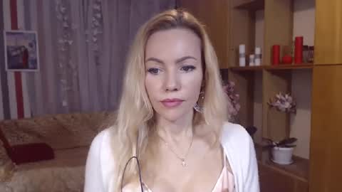 Snapshot of sweety_friend chatting on December 11, 2024, 9:12 pm Sweety friend online show from December 11, 2024, 9:12 pm