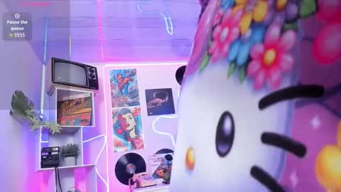 Emma online show from February 7, 2026, 7:39 pm