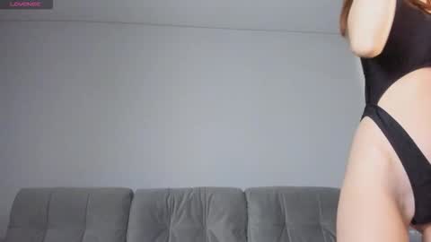 Snapshot of sweety_vikky chatting on October 13, 2025, 12:43 am Vikky online show from October 13, 2025, 12:43 am