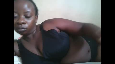 sweetyass25 online show from September 17, 2025, 6:59 am