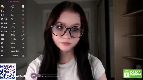 Snapshot of sweetyoops chatting on October 19, 2025, 6:08 pm Astrid online show from October 19, 2025, 6:08 pm
