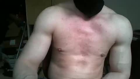 Snapshot of swifty98715802 chatting on March 29, 2026, 4:07 pm Tom98 online show from March 29, 2026, 4:07 pm