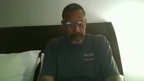 swimmerbod2495 online show from March 22, 2026, 4:38 am