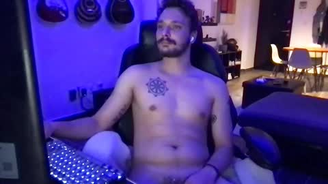 Snapshot of swizilian_dude chatting on February 26, 2025, 3:21 am Luke online show from February 26, 2025, 3:21 am