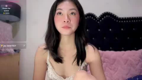 Holly online show from May 27, 2026, 2:14 pm