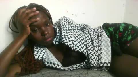 Snapshot of swt_lov chatting on February 21, 2025, 8:38 pm swt_lov online show from February 21, 2025, 8:38 pm