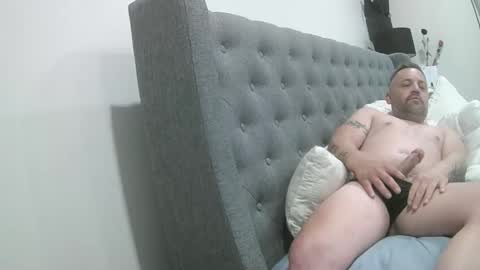 sxylegsturnmeon online show from February 12, 2026, 1:55 am