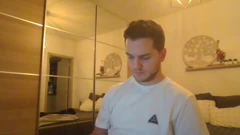 Snapshot of syl092 chatting on December 4, 2024, 4:27 pm syl092 online show from December 4, 2024, 4:27 pm