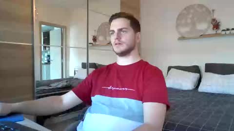 Snapshot of syl092 chatting on January 10, 2025, 1:31 pm syl092 online show from January 10, 2025, 1:31 pm