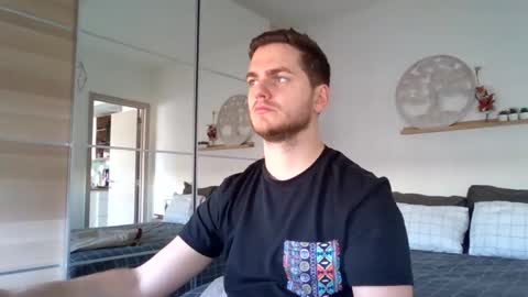 Snapshot of syl092 chatting on January 13, 2025, 2:00 pm syl092 online show from January 13, 2025, 2:00 pm