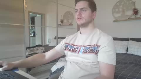 Snapshot of syl092 chatting on February 5, 2025, 10:08 am syl092 online show from February 5, 2025, 10:08 am