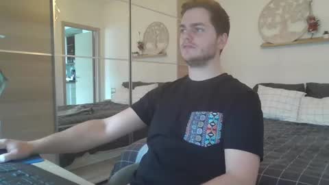 Snapshot of syl092 chatting on February 9, 2025, 1:56 pm syl092 online show from February 9, 2025, 1:56 pm