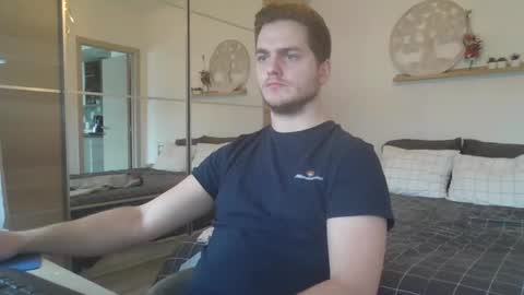 Snapshot of syl092 chatting on February 13, 2025, 1:05 pm syl092 online show from February 13, 2025, 1:05 pm