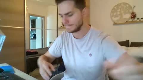 Snapshot of syl092 chatting on October 8, 2025, 3:09 pm syl092 online show from October 8, 2025, 3:09 pm