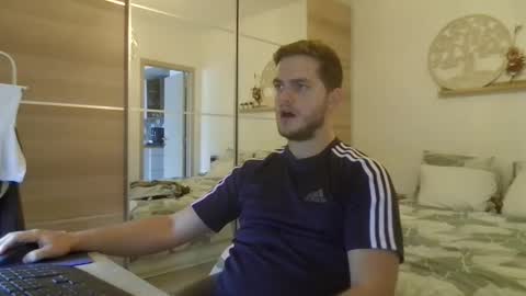 Snapshot of syl092 chatting on October 15, 2025, 3:23 pm syl092 online show from October 15, 2025, 3:23 pm