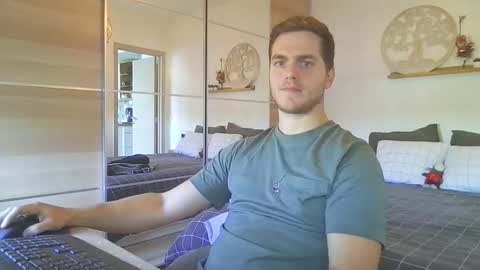 Snapshot of syl092 chatting on October 30, 2025, 11:22 am syl092 online show from October 30, 2025, 11:22 am