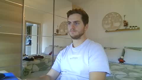 Snapshot of syl092 chatting on November 17, 2025, 1:06 pm syl092 online show from November 17, 2025, 1:06 pm