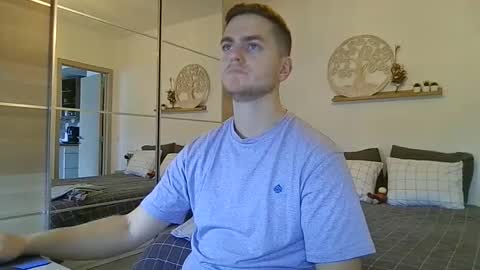 Snapshot of syl092 chatting on November 28, 2025, 8:50 am syl092 online show from November 28, 2025, 8:50 am