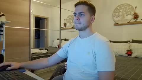 Snapshot of syl092 chatting on December 5, 2025, 3:52 pm syl092 online show from December 5, 2025, 3:52 pm