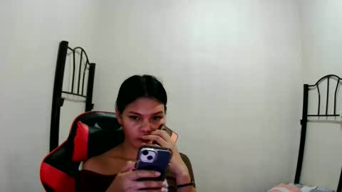 sylviafoxxx online show from May 19, 2026, 5:14 am