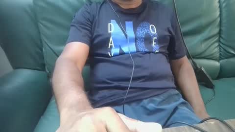 symond_jns online show from April 1, 2026, 9:43 am