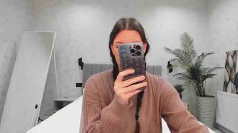 Mila online show from February 16, 2026, 2:29 am