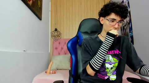 Syriussz online show from February 17, 2026, 7:42 pm