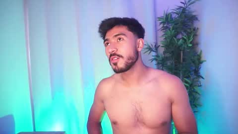 t0ny_wylie online show from February 3, 2026, 9:31 pm