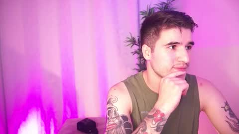 t0ny_wylie online show from February 11, 2026, 9:31 pm