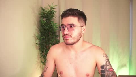 Snapshot of t0ny_wylie chatting on May 30, 2026, 6:49 pm t0ny_wylie online show from May 30, 2026, 6:49 pm