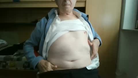 Snapshot of t5519t chatting on October 9, 2025, 11:52 am t5519t online show from October 9, 2025, 11:52 am