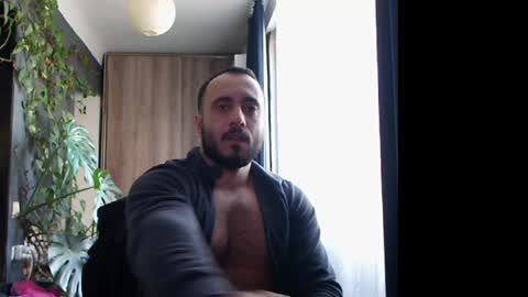 Snapshot of t_huracane chatting on January 25, 2025, 12:05 pm Huracane online show from January 25, 2025, 12:05 pm