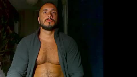 Snapshot of t_huracane chatting on October 10, 2025, 5:45 pm Huracane online show from October 10, 2025, 5:45 pm