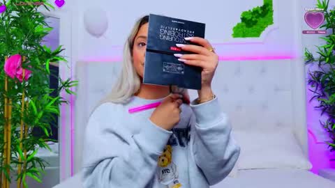 Snapshot of taahiraarabian chatting on September 29, 2025, 12:10 pm Arianna online show from September 29, 2025, 12:10 pm