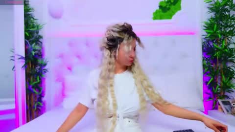 Snapshot of taahiraarabian chatting on November 3, 2025, 1:12 pm Arianna online show from November 3, 2025, 1:12 pm