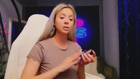 Arianna online show from March 6, 2026, 5:37 am