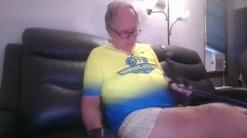 tacrunner66_ online show from September 18, 2025, 1:46 pm