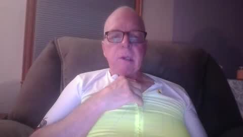 tacrunner66_ online show from October 1, 2025, 5:02 am