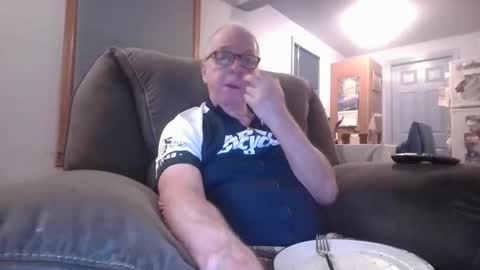 Snapshot of tacrunner66_ chatting on February 8, 2026, 3:43 am tacrunner66_ online show from February 8, 2026, 3:43 am