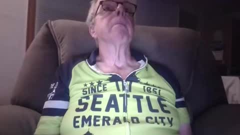 tacrunner66_ online show from April 11, 2026, 4:28 am