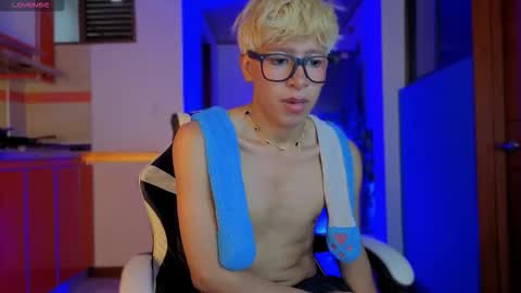 Snapshot of taichi_bluy chatting on February 3, 2026, 12:09 am taichi online show from February 3, 2026, 12:09 am