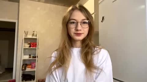 Tessa online show from December 1, 2025, 8:08 am