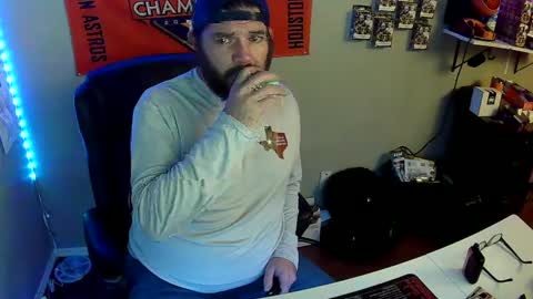 Snapshot of taintnuzzler_13 chatting on February 1, 2025, 9:43 am TaintNuzzler online show from February 1, 2025, 9:43 am