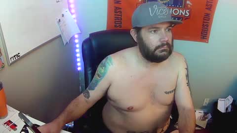 Snapshot of taintnuzzler_13 chatting on February 11, 2025, 9:42 am TaintNuzzler online show from February 11, 2025, 9:42 am