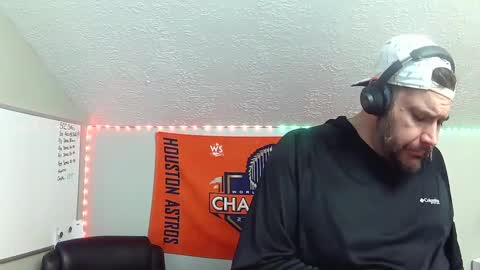 Snapshot of taintnuzzler_13 chatting on February 16, 2025, 3:27 pm TaintNuzzler online show from February 16, 2025, 3:27 pm