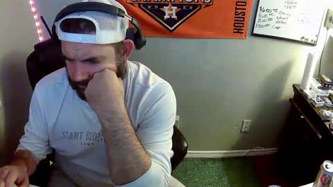 Snapshot of taintnuzzler_13 chatting on September 9, 2025, 2:16 pm TaintNuzzler online show from September 9, 2025, 2:16 pm